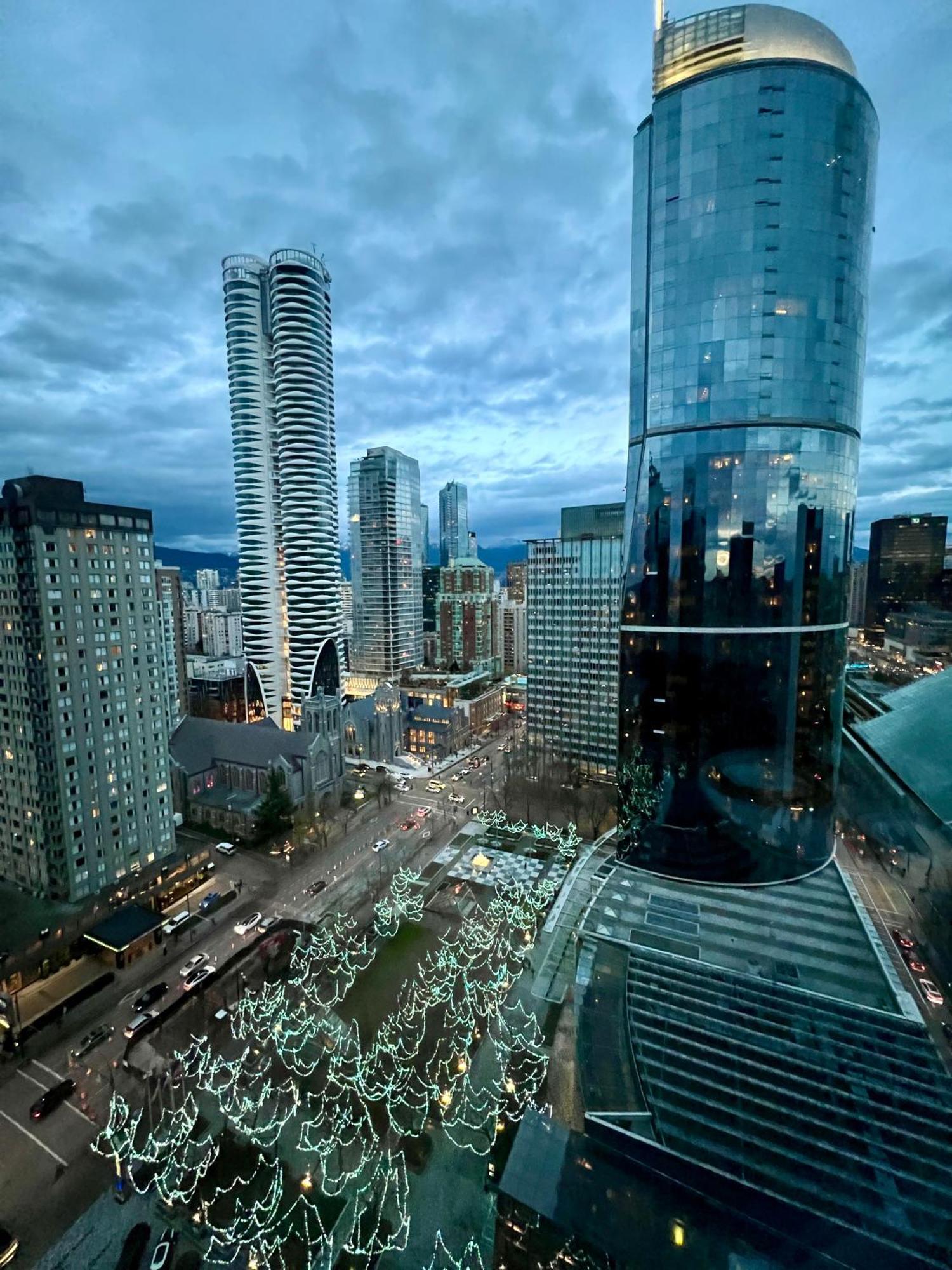 밴쿠버 Stunning Skyline Views In A Cozy And Stylish Abode 아파트 외부 사진