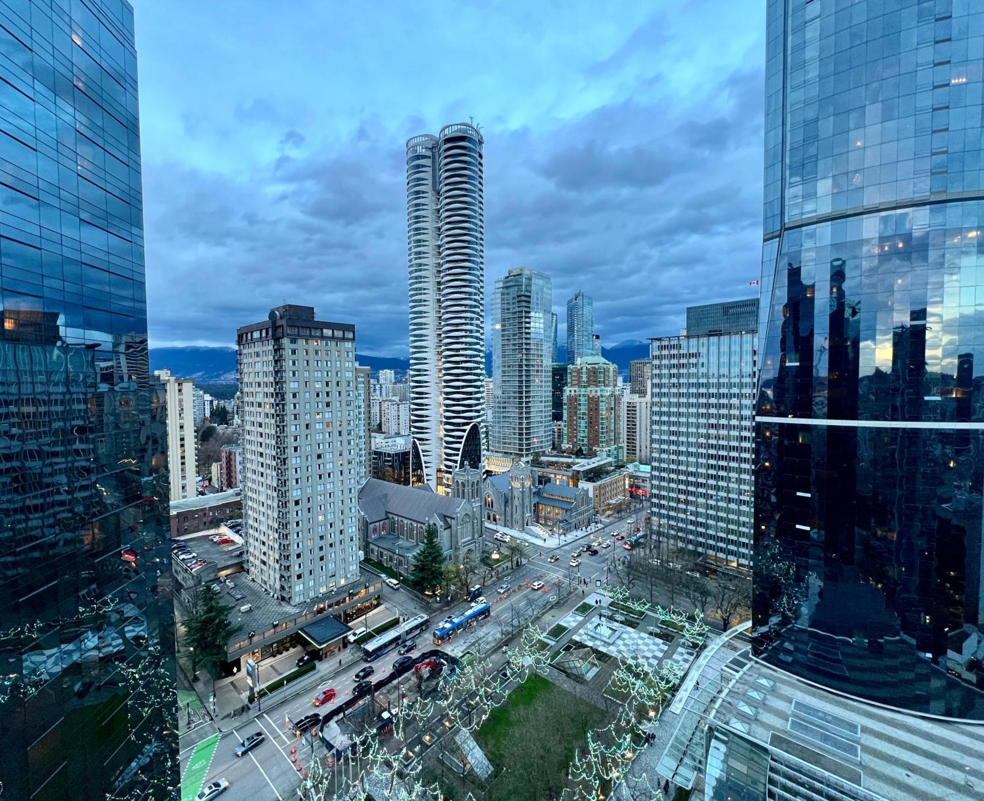 밴쿠버 Stunning Skyline Views In A Cozy And Stylish Abode 아파트 외부 사진