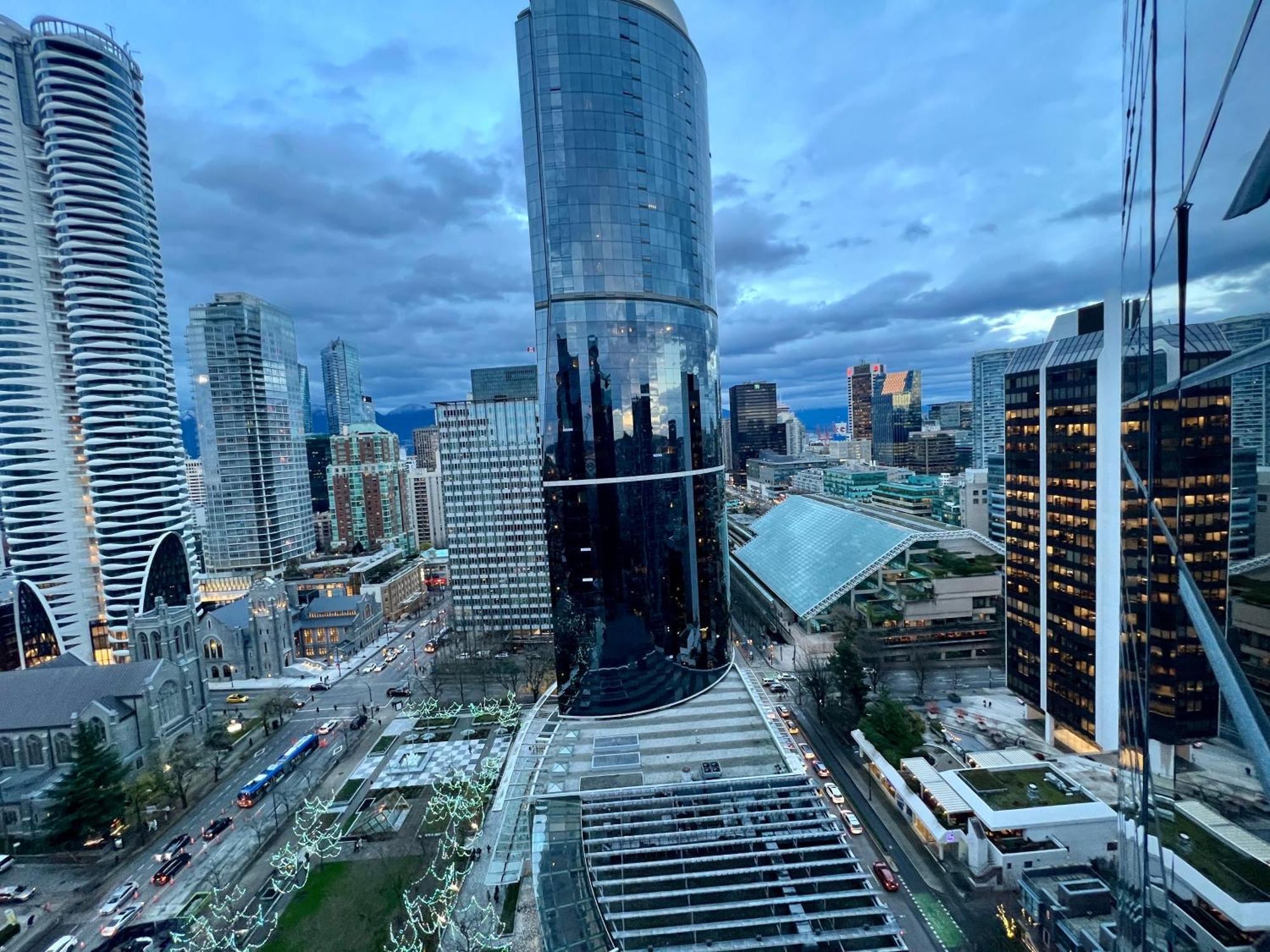 밴쿠버 Stunning Skyline Views In A Cozy And Stylish Abode 아파트 외부 사진